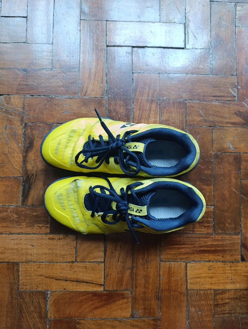 Yonex Power Cushion 57 Yellow Navy (Category: Casual Shoes) located in Manila. Submitted by roccomiguelb (Listing ID 1465801714, Image 2). Description: 100% Authentic Bought in Olympic Village.
