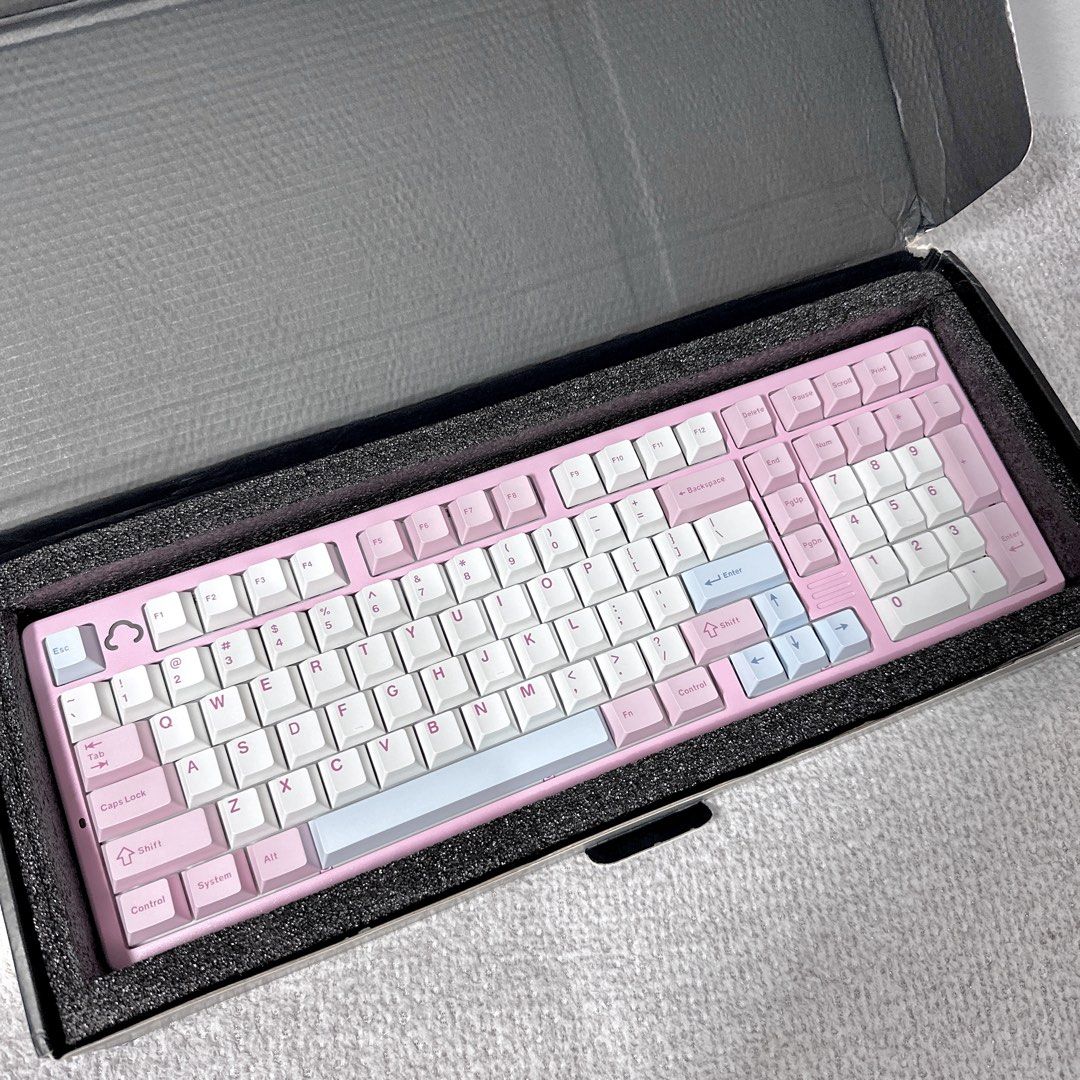 Yunzii AL98 Aluminum Mechanical Keyboard Pink (Category: Computer Keyboard) located in Paranaque City. Submitted by hershey_august (Listing ID 1465938823, Image 3). Description: - Model: Yunzii AL98 Mechanical Keyboard - Color/Design: Pink solid aluminum case with white/pastel keycaps, pink legends, and blue accent keys/spacebar - Layout: Compact 98-key layout complete with a numpad - Build: Hot-swappable PCB for easy switch customization - Inclu