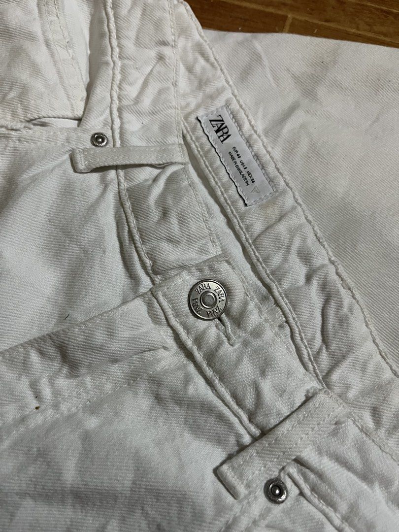 Zara (Category: Jeans) located in Orani. Submitted by jhnrwthrift. (Listing ID 1465926055, Image 3). Description: Zara Barrel pants W 30-34 Thigh 14 L 41 L.o 10.