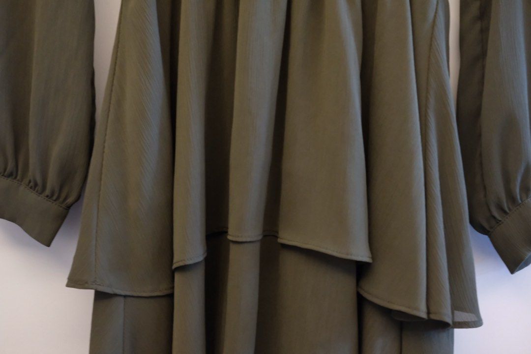 Zara army green dress (Category: Dresses) located in Mandaluyong City. Submitted by declutterstuff12 (Listing ID 1465790409, Image 2). Description: Original price: 3k.