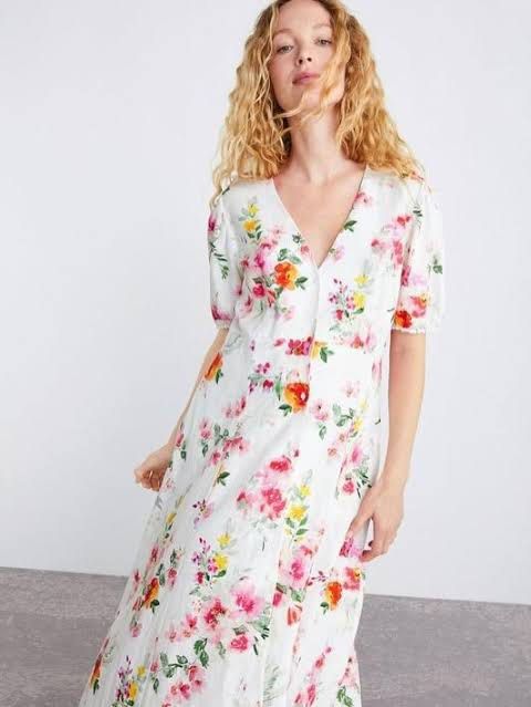 Zara Dress (Category: Dresses) located in Iloilo. Submitted by curatedclobykaia_ (Listing ID 1465787482, Image 1). Description: .