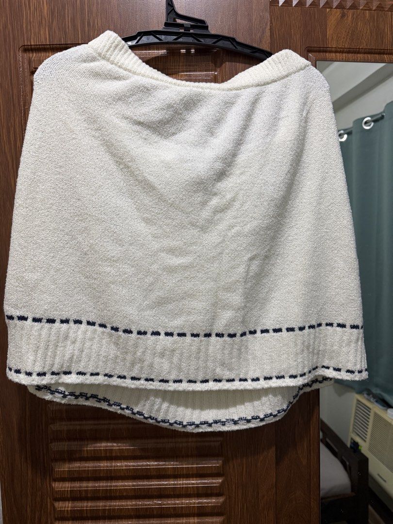 Zara (Large) (Category: Skirts) located in Manila. Submitted by hanamorata (Listing ID 1465931260, Image 1). Description: Never been used .