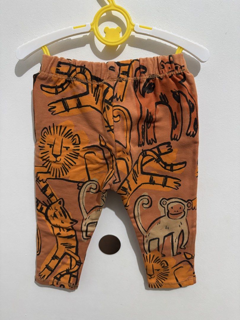 Zara Leggings | 12-18 mos (Category: Babies & Kids Fashion) located in Bacolod City. Submitted by globalbudolfinds.ph (Listing ID 1465777745, Image 2). Description: Fits from 6mos to 2Y.