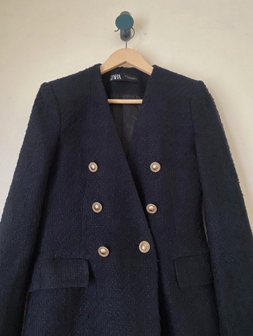 Zara Navy Blue Blazer with Gold Buttons (Category: Coats, Jackets and Outerwear) located in Manila. Submitted by yui021 (Listing ID 1465939088, Image 2). Description: - MOP: MariBank, BDO or BPI. - LOC: Sta. Ana, Manila..