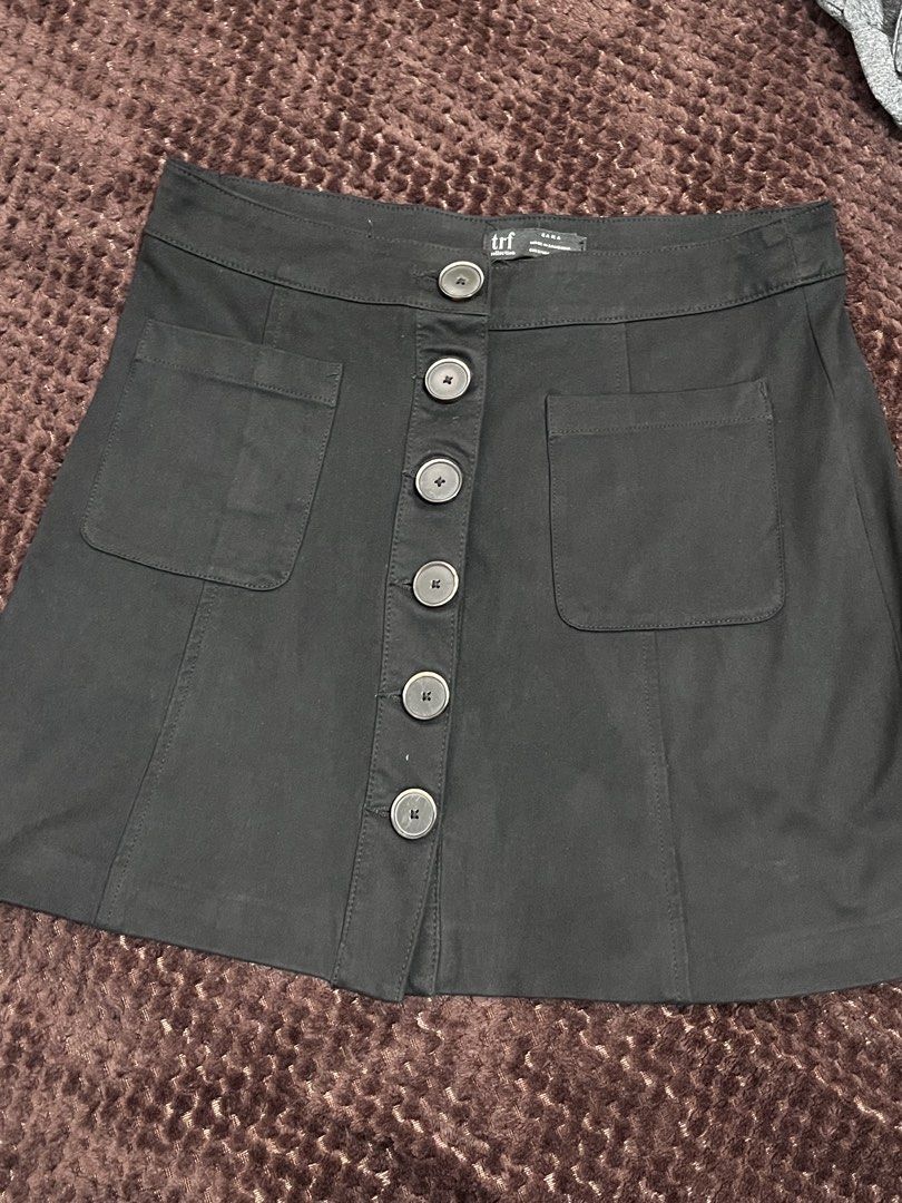 Zara skirt (Category: Skirts) located in Makati City. Submitted by secondhandstories07 (Listing ID 1465810639, Image 2). Description: Color: black Perfect for casual days and can be worn in an office setting.