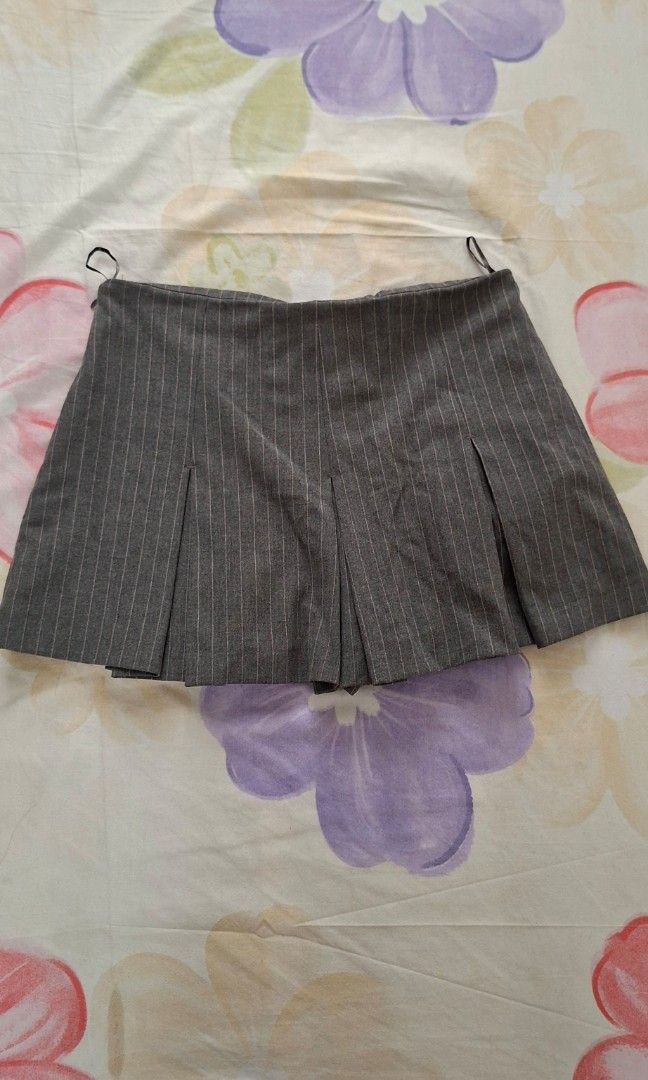 Zara skort tag bersha h&m (Category: Shorts) located in Taguig. Submitted by an.garcia (Listing ID 1465779893, Image 2). Description: unused zara skort very y2k fits 26-28 waist high waist .