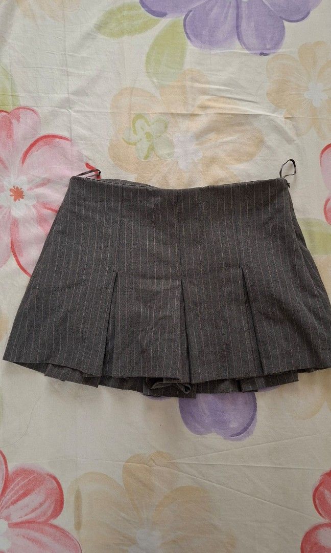 Zara skort tag bersha h&m (Category: Shorts) located in Taguig. Submitted by an.garcia (Listing ID 1465779893, Image 1). Description: unused zara skort very y2k fits 26-28 waist high waist .
