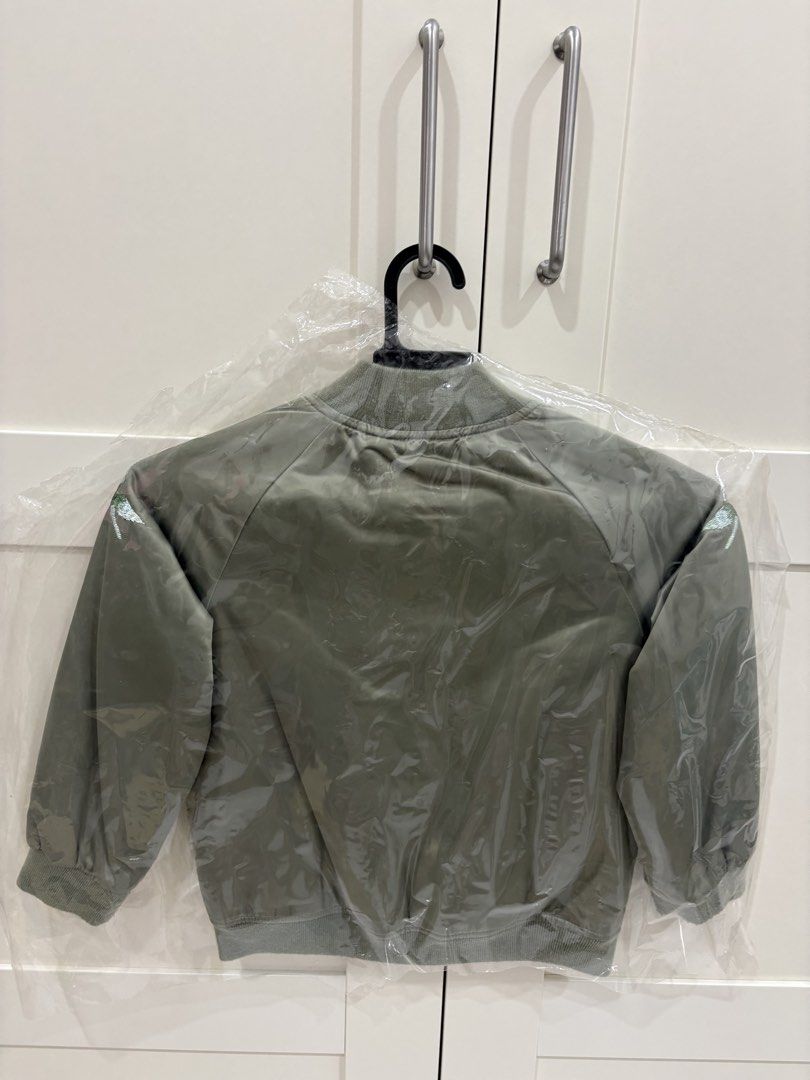 Zip jacket (Category: Babies & Kids Fashion) located in Kuala Lumpur. Submitted by syasha.05 (Listing ID 1465806635, Image 2). Description: .