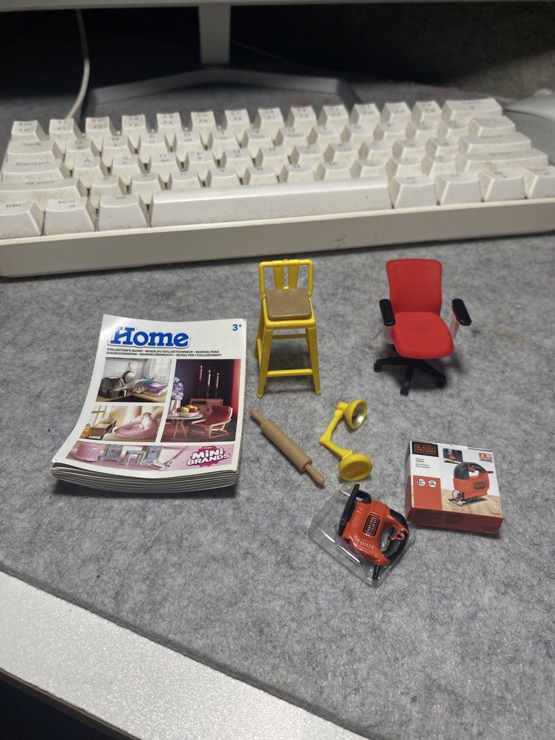 ZURU Mini Brands - Home Collection Set (Category: Designer & Blind Box Toys) located in Cavite. Submitted by hitristan290503 (Listing ID 1465948688, Image 1). Description: ZURU Mini Brands - Home Collection Set 💰 Price: ₱500 Condition: Brand New Reason for Selling: Pulls aren’t prio Details: • What you see is what you get • Defects/issues: none Inclusions: • Packaging, 5 items, and collectors guide PAYMENT: Cash / Online Bank Transfer / GCash / 