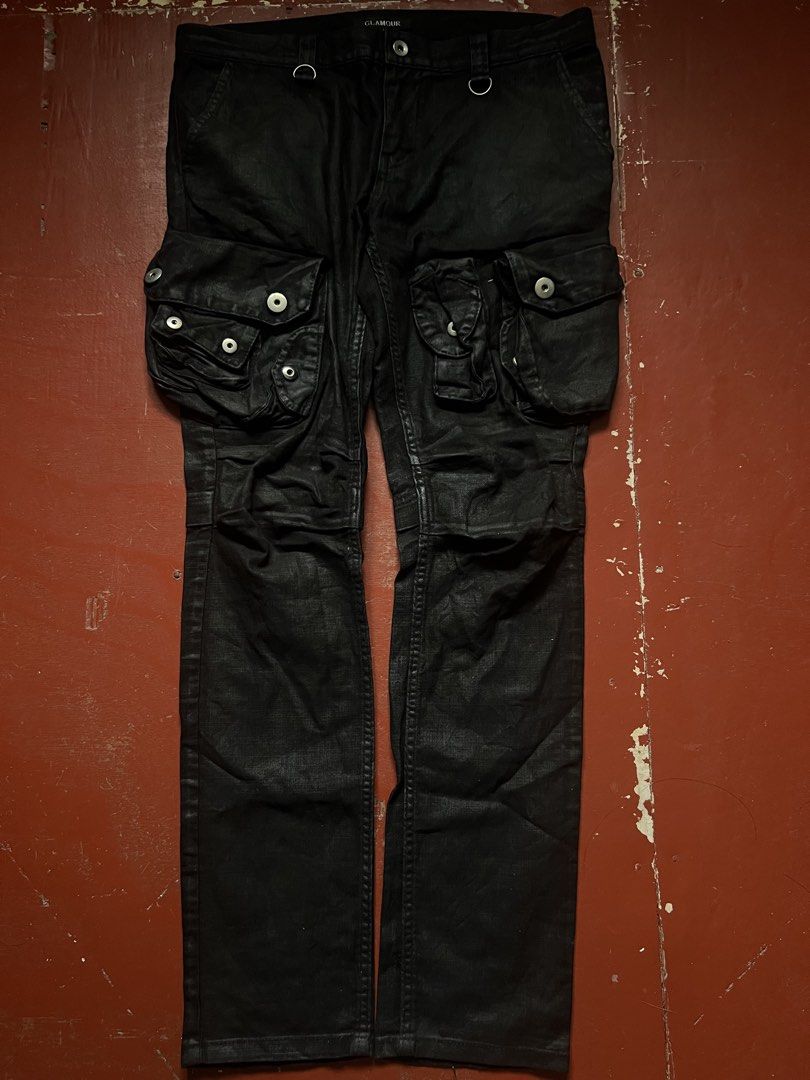 00s glamour - waxed gasmask cargo utility (Category: Jeans) located in Lucena. Submitted by netnyahyo (Listing ID 1466049325, Image 1). Description: 00s GLAMOUR - waxed gasmask. size 36 length 41 thighs 11 knee 6.5 leg op 5.5.