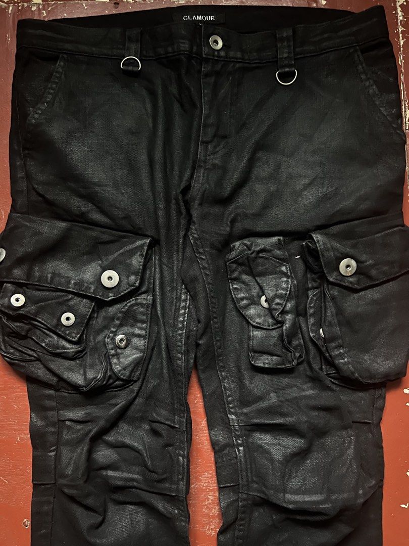 00s glamour - waxed gasmask cargo utility (Category: Jeans) located in Lucena. Submitted by netnyahyo (Listing ID 1466049325, Image 2). Description: 00s GLAMOUR - waxed gasmask. size 36 length 41 thighs 11 knee 6.5 leg op 5.5.