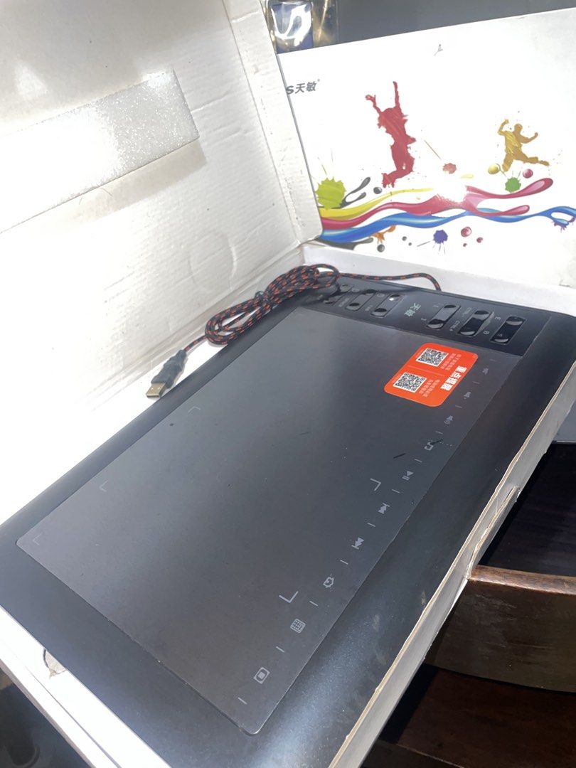 10moons G10 Digital Graphic Drawing Pad (Category: Art & Prints) located in Marikina City. Submitted by shazzie.bee (Listing ID 1465992857, Image 1). Description: MISSING STYLUS PEN THIS IS BNEW PO NATAMBAK LANG still in good condition TESTED WORKING orig price around 1k-1300 10moons G10 digital graphic tablet for drawing and design work. Black drawing surface with physical control buttons along the top. Includes attached USB cable and a USB-C ad