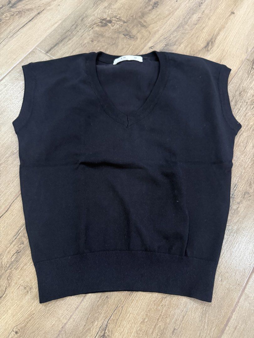 10pcs Sleeveless/Vest (Category: Sleeveless) located in Tagaytay City. Submitted by prelovedbytmj (Listing ID 1466014145, Image 3). Description: Take all. 10pcs Sleeveless/Vest. Assorted colors. See picture .