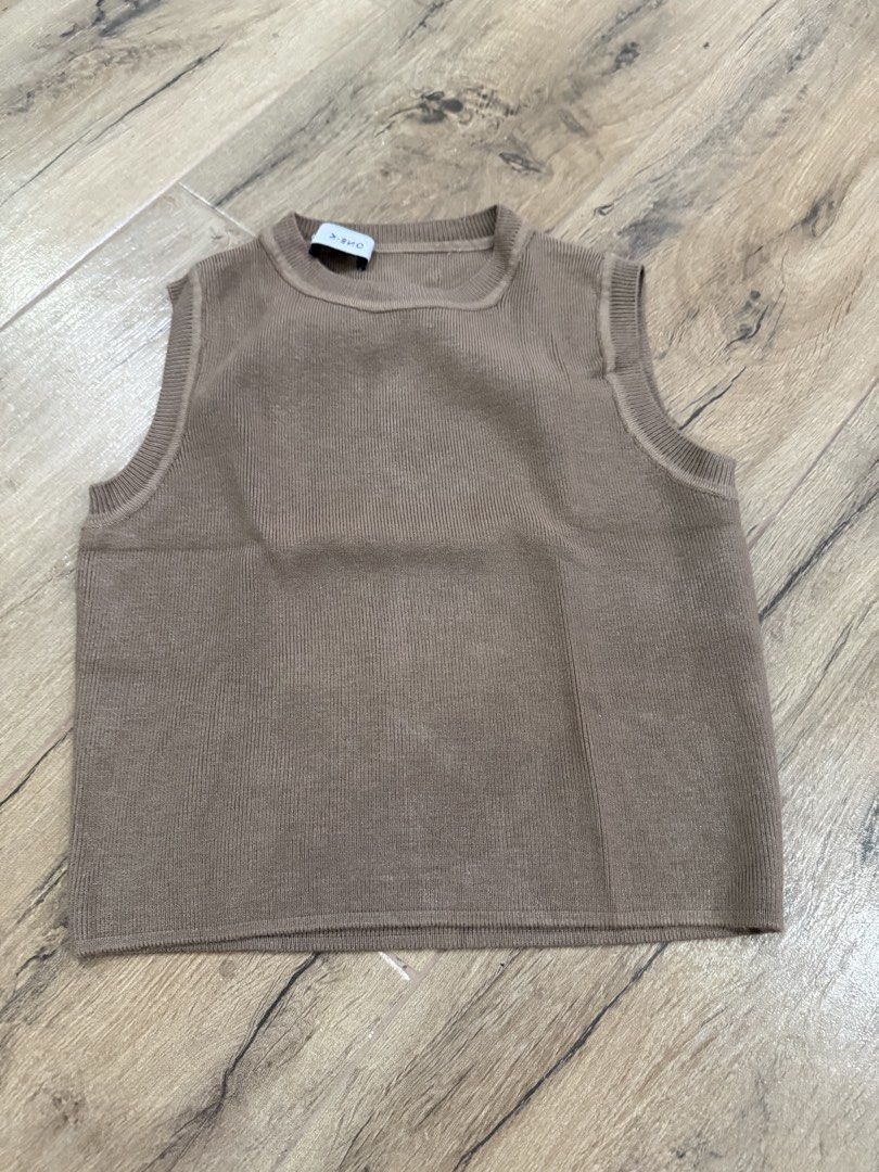 10pcs Sleeveless/Vest (Category: Sleeveless) located in Tagaytay City. Submitted by prelovedbytmj (Listing ID 1466014145, Image 2). Description: Take all. 10pcs Sleeveless/Vest. Assorted colors. See picture .