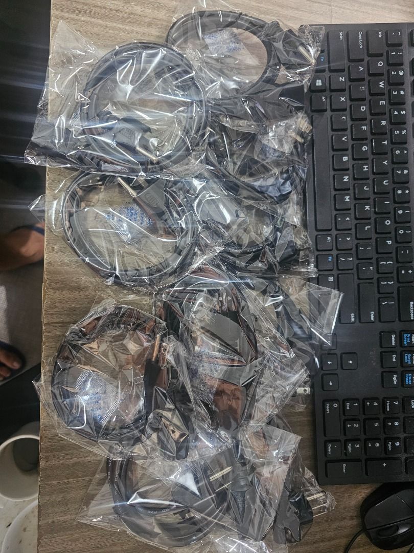 1.2 m Power Cord (Category: Computer Parts) located in Quezon City. Submitted by 2ndlifequalityitems (Listing ID 1466011574, Image 1). Description: Bnew 10 pcs 1.2 meters power cord Selling @ 35 each Take 5 for 300 Take all 10 for 250.