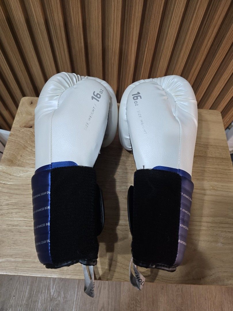 16 oz. Boxing Gloves (Category: Other Sports Equipment and Supplies) located in Quezon City. Submitted by allthingsgoode_men (Listing ID 1466107916, Image 2). Description: Decathlon 16 oz. Boxing Gloves, good for beginner and intermediate boxers. Good for bag work and padwork. Can also be used for sparring. Bought for ₱ 2500.