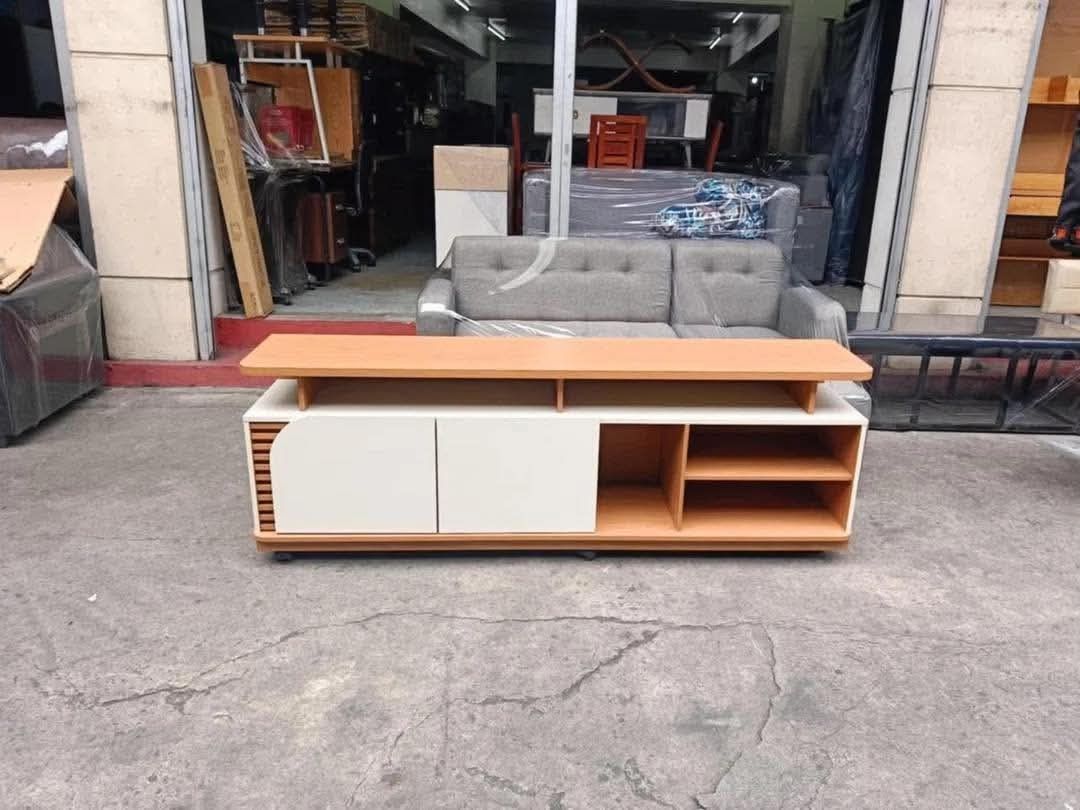 1.8 Tv Rack Tv Table Stand (Category: TV Consoles) located in Marikina City. Submitted by marcobarbado.cloud (Listing ID 1466085485, Image 3). Description: .