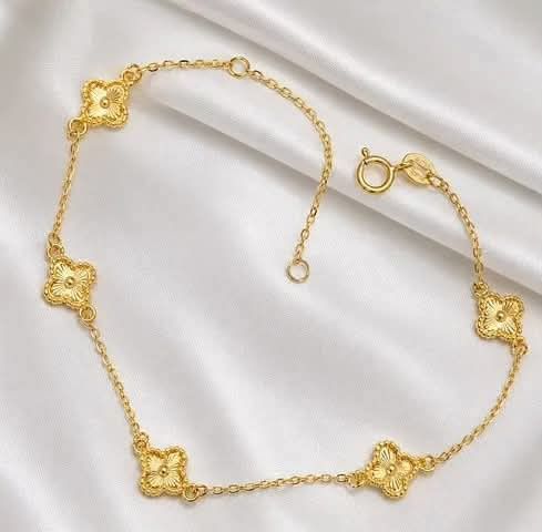 18K Saudi Gold Clover Bracelet (Category: Bracelets) located in Caloocan City. Submitted by cheskhaionlinestore2.0 (Listing ID 1466093942, Image 2). Description: 18K Pure Saudi Gold Clover Bracelet ₱4350 only 📌 🍒 Pawnable/ Nasasangla💯 🍒 Brandnew 💯 🍒 Ship via JNT/ LBC 🍒 Lalamove for same day delivery 🍒 We accept COD COP with downpayment to avoid cancellation of orders ⚡ How to Order? Please feel free to message us directly 🙏🏻 Cheskhai On