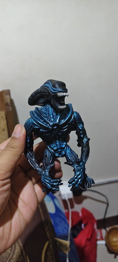 1992 Kenner ALIENS Gorilla Alien 5" Action Figure (Category: Figurines & Statues) located in Manila. Submitted by gorzuzofficial (Listing ID 1466123969, Image 2). Description: MOP: Gcash MOD: LBC/Lalamove/J&T.