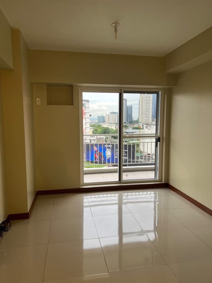 1-Bedroom Unit with Balcony 45 sqm (Category: Apartments & Condos) located in Quezon City. Submitted by calebzxc (Listing ID 1466072749, Image 2). Description: FOR SALE: Condo in MAKATI. (near Rockwell & One Ayala) Brio Tower DMCI, 1 Bedroom with Balcony 45 sqm Corner Unit 12th floor, Atrium level. Bare unit ₱5.7M only! Open to Brokers and Agents Near Rockwell, One Ayala and BGC. Owner-Seller.