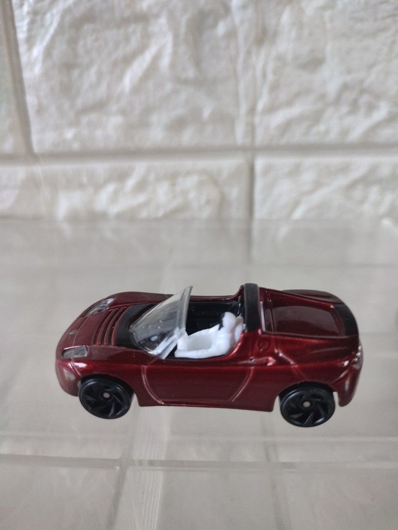 2008 tesla roadster loose (Category: Vehicle & Diecast Models) located in Narvacan. Submitted by jigger85 (Listing ID 1465963452, Image 1). Description: mint condition bought in UK loc. ilocos sur can ship thru JNT or LBC.