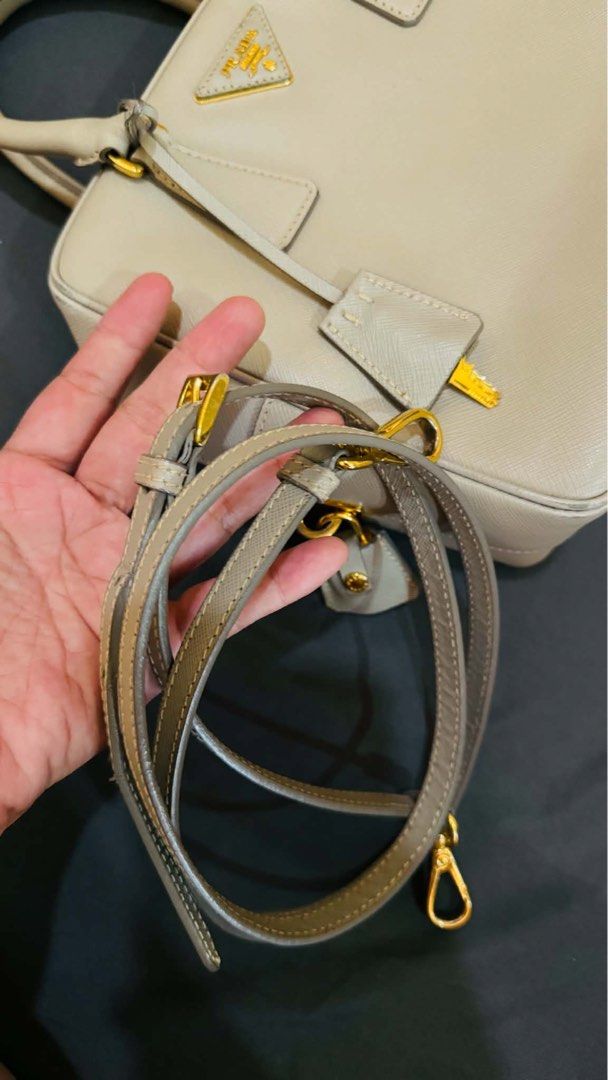 2 way bag pradaaa (Category: Camera Bags & Carriers) located in Davao. Submitted by triftedbagsforyou (Listing ID 1466046778, Image 2). Description: size 25 small with sling legit.