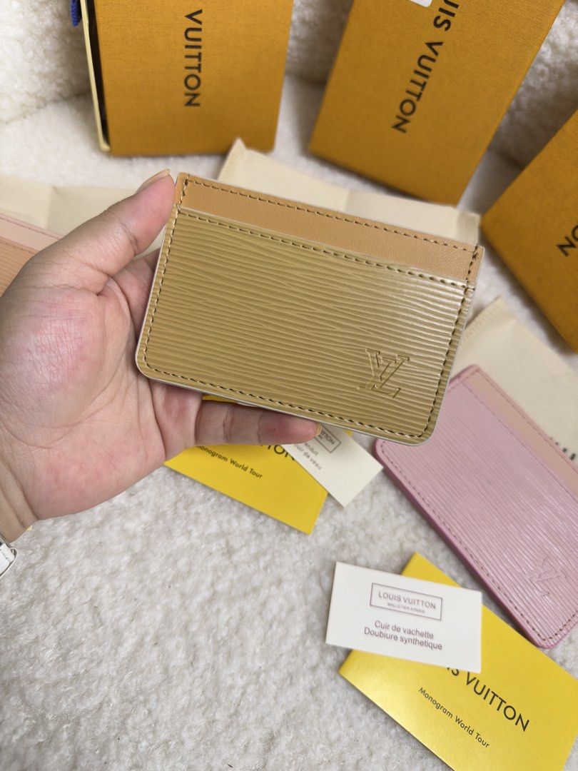 3Lvi card holder wallet (Category: Wallets & Card holders) located in Binmaley. Submitted by amayscollections (Listing ID 1466081589, Image 3). Description: Super Sale Origqual. 3Lvi Card Holder Wallet with box and dustbag na din po for only ₱199 for payment first add 70 for cash on delivery ✅.