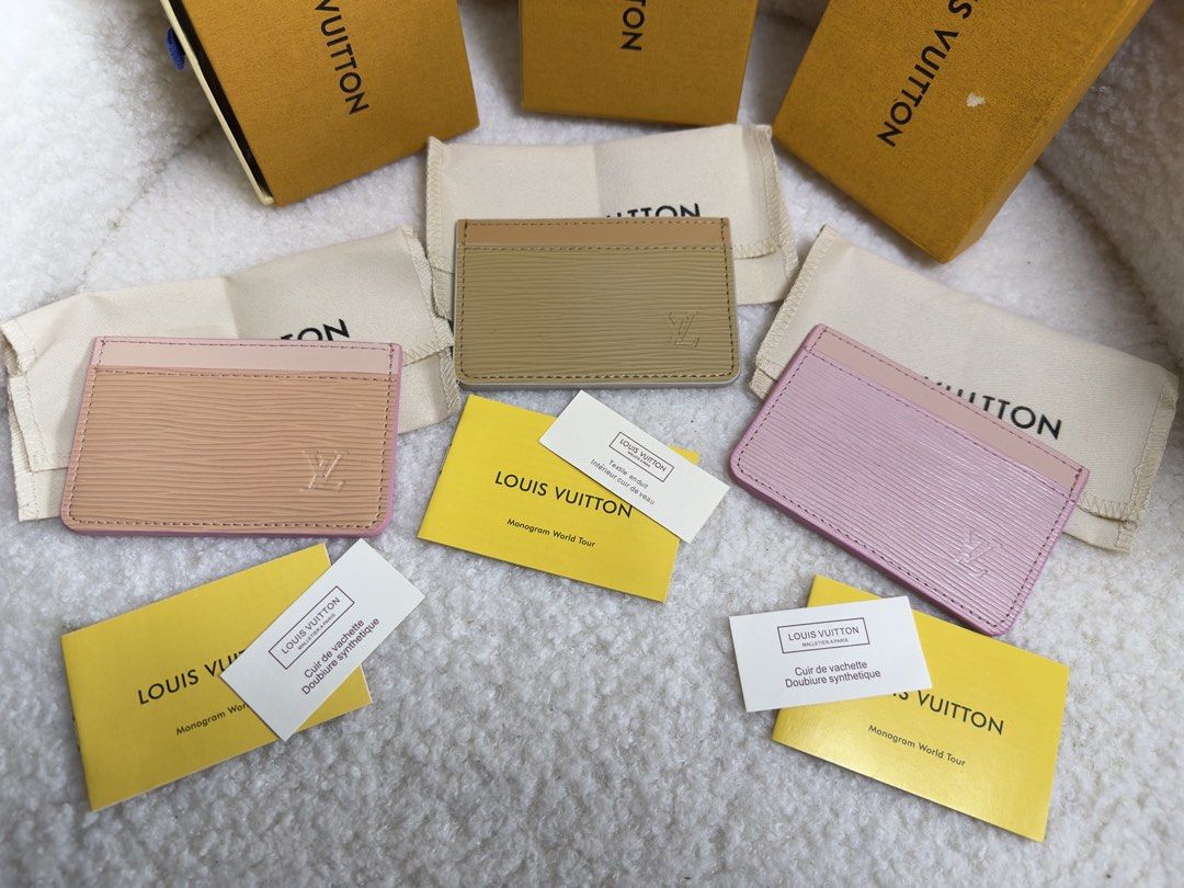 3Lvi card holder wallet (Category: Wallets & Card holders) located in Binmaley. Submitted by amayscollections (Listing ID 1466081589, Image 2). Description: Super Sale Origqual. 3Lvi Card Holder Wallet with box and dustbag na din po for only ₱199 for payment first add 70 for cash on delivery ✅.