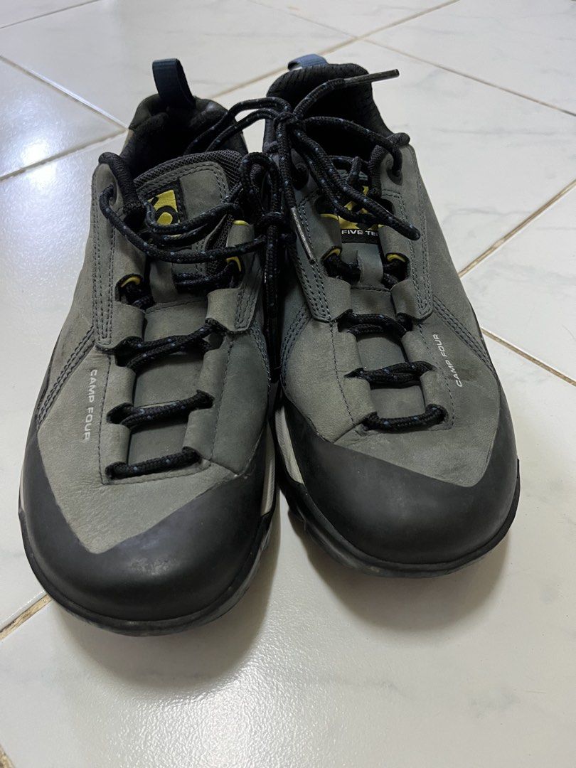 510 stealth camptour (Category: Sneakers) located in Muntinlupa City. Submitted by buymothriftko (Listing ID 1466072304, Image 3). Description: 510 stealth camptour size:7.5 in xcellent condition with minor sign of usage wlang heeldrag wlang solesep .