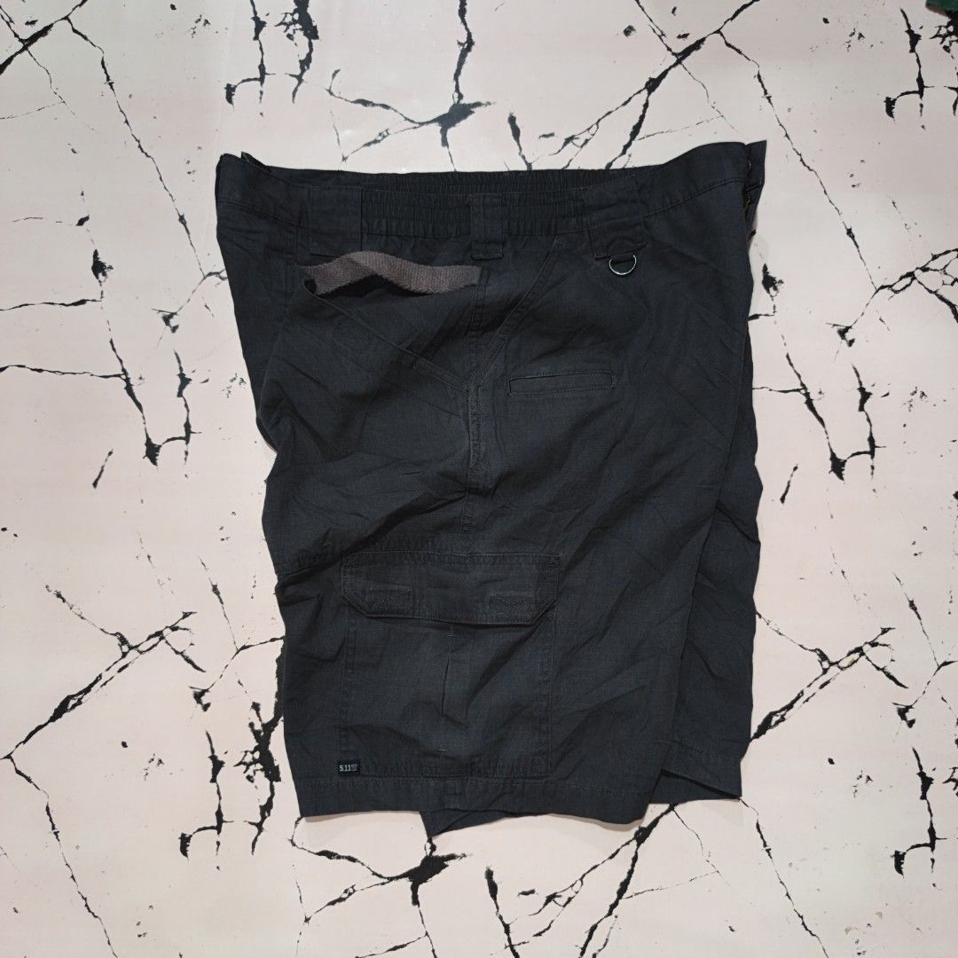 5.11 TACTICAL (Category: Shorts) located in Cebu City. Submitted by papart1993 (Listing ID 1466043571, Image 2). Description: 5.11 TACTICAL CARGO RIPSTOP SHORT DARK GREY EXCELLENT CONDITION SIZE 36 LENGHT 21 MULTIPLE POCKET 📩 CEBU LOC .