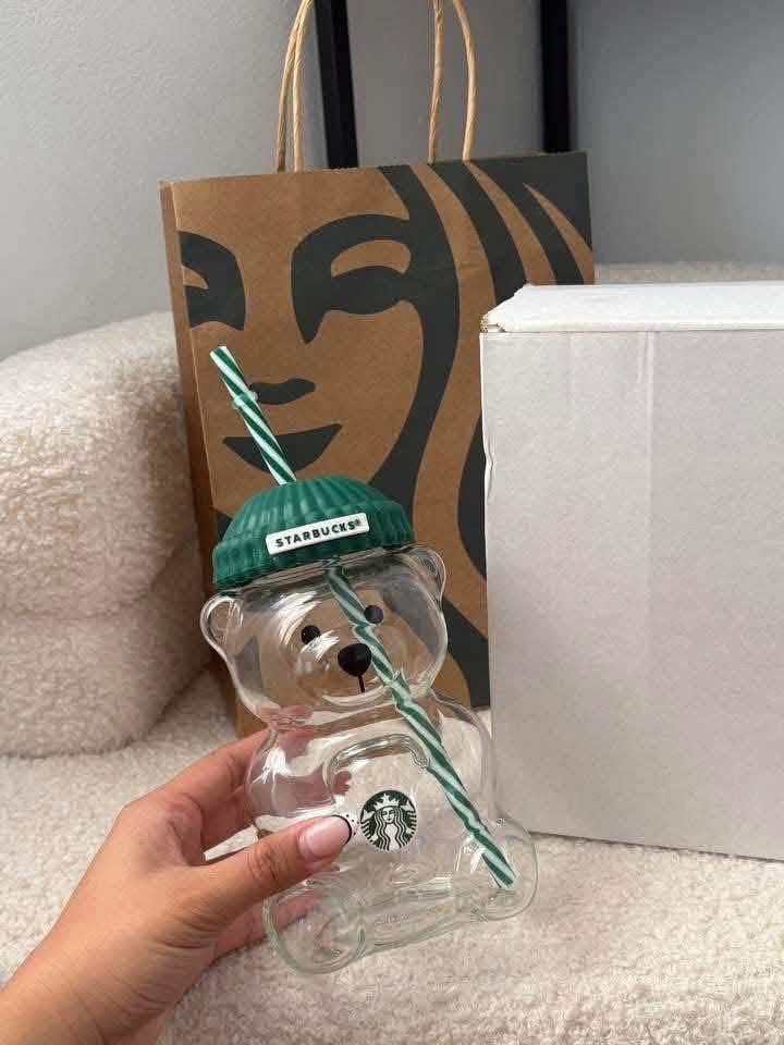 591ml Starbucks Bear Cup (Category: Water Bottles & Tumblers) located in Quezon City. Submitted by stuffs.hellyy (Listing ID 1466153574, Image 2). Description: with sb paper bag ▫️Hot&Cold.