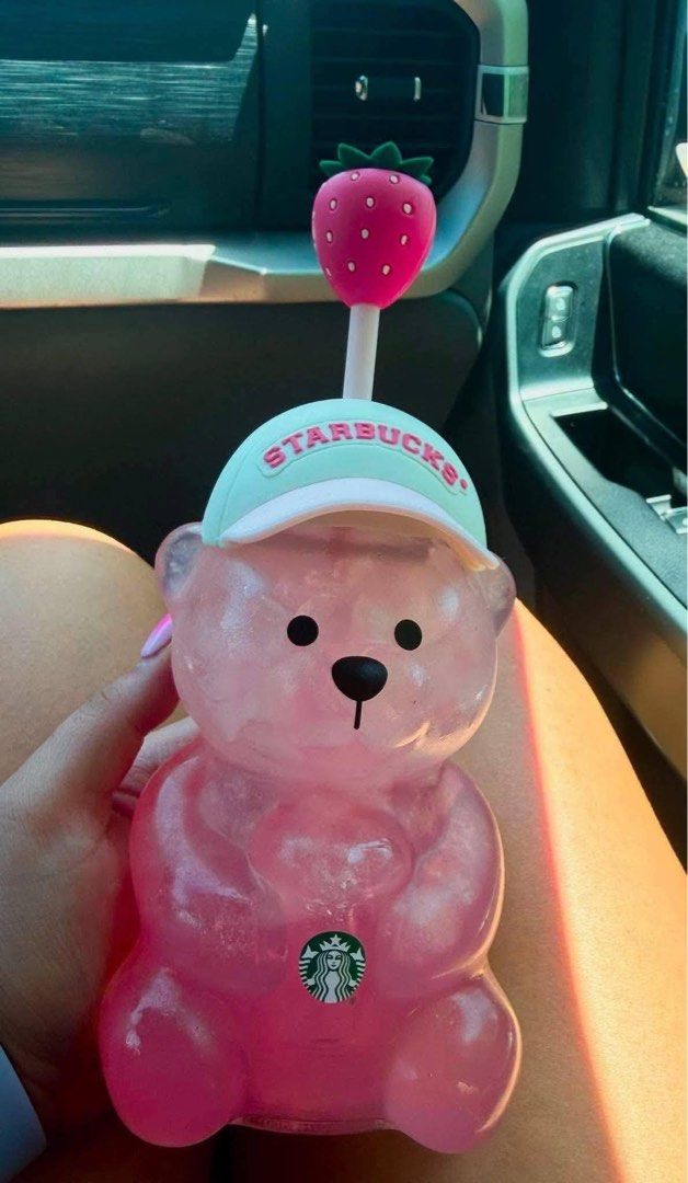 591ml Starbucks Bear Cup (Category: Water Bottles & Tumblers) located in Quezon City. Submitted by stuffs.hellyy (Listing ID 1466153574, Image 3). Description: with sb paper bag ▫️Hot&Cold.
