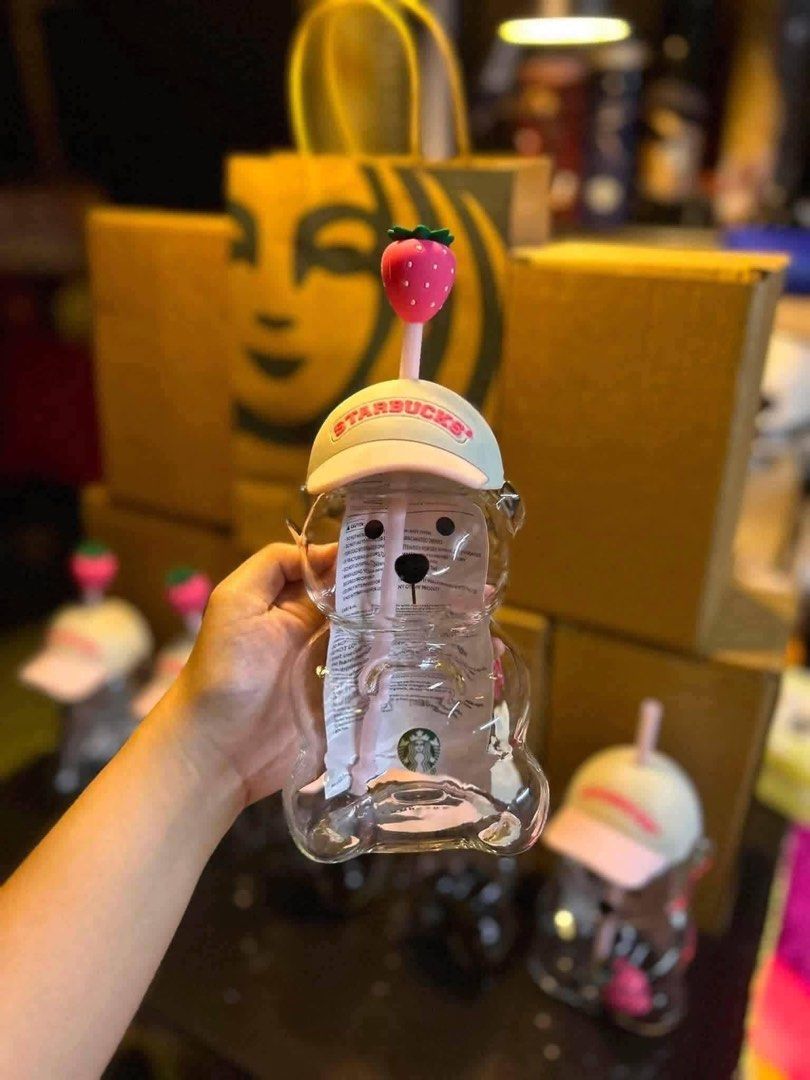 591ml Starbucks Bear Cup (Category: Water Bottles & Tumblers) located in Quezon City. Submitted by stuffs.hellyy (Listing ID 1466153574, Image 1). Description: with sb paper bag ▫️Hot&Cold.