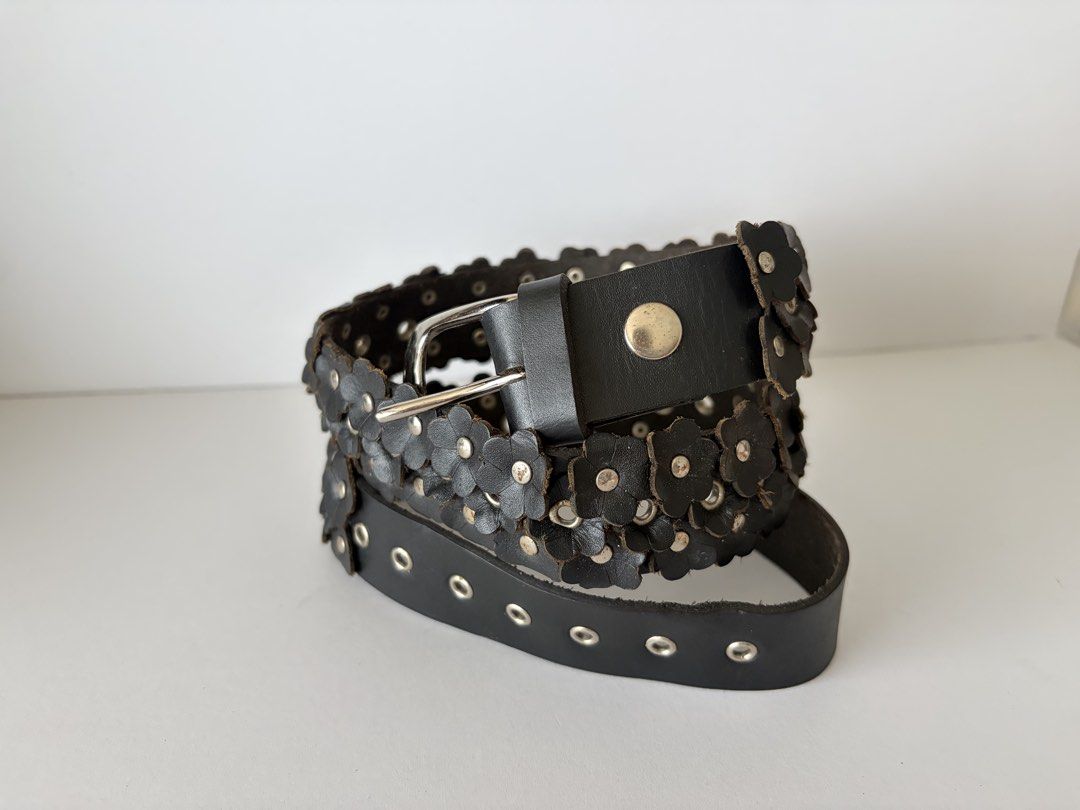 5. Black Flower Leather Belt (Category: Belts) located in Quezon City. Submitted by wagwagan_ukay_blues (Listing ID 1466027846, Image 2). Description: From Japan In good used condition Please expect signs of usage hole Size -up to 32” Overall -36” Width -1.1” Novaliches Qc.