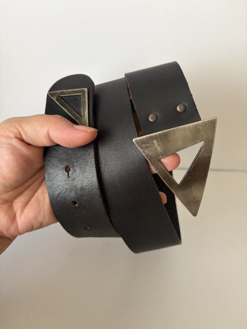 5. Triangle Buckle Black Belt (Category: Belts) located in Quezon City. Submitted by wagwagan_ukay_blues (Listing ID 1466029231, Image 3). Description: In good condition From Japan Please expect signs of usage Hole size-26”-32” Width-1.5” Overall -34” Novaliches Qc.