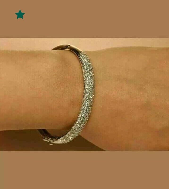 5ct round cut VVS1D Diamond Bangle 14k whitegold (Category: Body Jewelry) located in Manila. Submitted by jewel808 (Listing ID 1466029747, Image 1). Description: 5ct round cut VVS1D Diamond Bangle 14k whitegold.