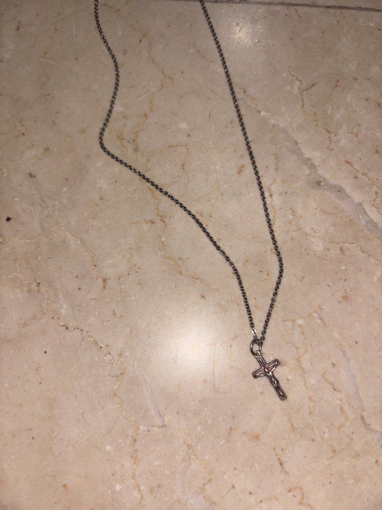 925 silver crucifix pendant with necklace (Category: Necklaces) located in Manila. Submitted by vintageaccessories (Listing ID 1466116121, Image 2). Description: .