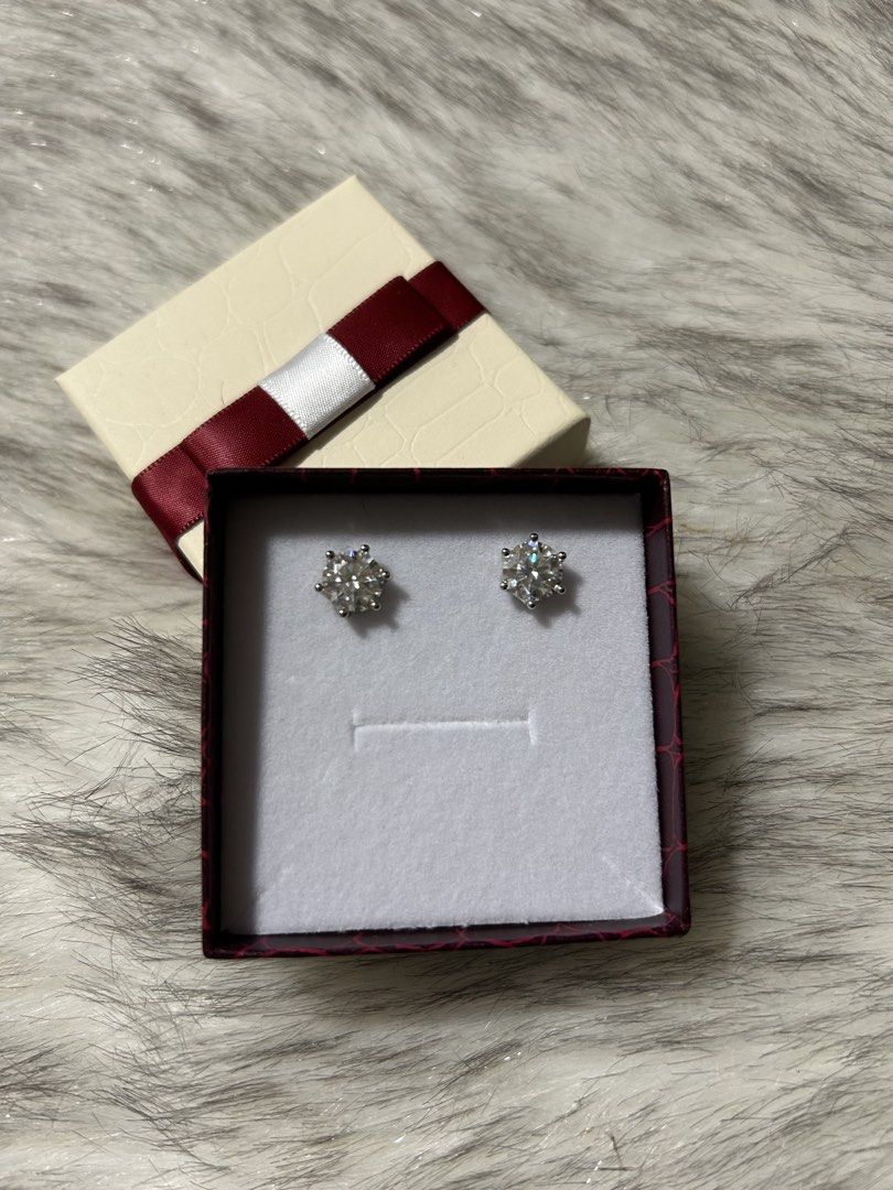 925 Sterling Silver Moissanite Earrings (Category: Earrings) located in Quezon City. Submitted by heycathiee (Listing ID 1466099922, Image 2). Description: Moissanite Earrings ~ brandnew ~ xl size (9mm) Loc: Quezon City Rfs: decluttering.