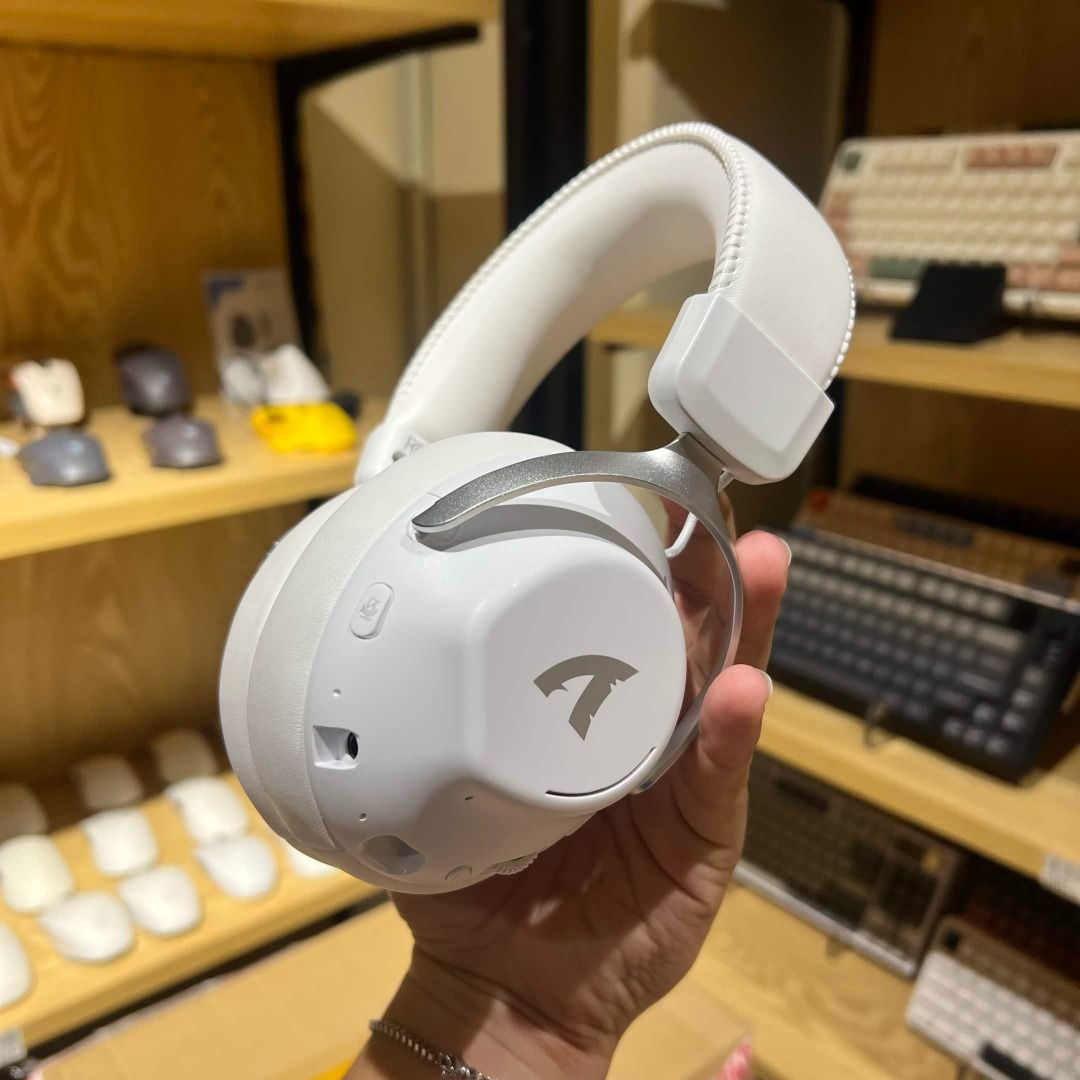 🎧 ATTACK SHARK L50 PRO TRI-MODE WIRELESS GAMING HEADSET (Category: Other Accessories) located in Manila. Submitted by gigaware (Listing ID 1465981915, Image 1). Description: 🎧 ATTACK SHARK L50 PRO TRI-MODE WIRELESS GAMING HEADSET 💲 ONLY ₱2,149 RETAIL 📦 Wholesale & Bulk Discounts Available! 🔸 Specifications: ▪️ Tri-Mode Connectivity — Bluetooth 5.3 / 2.4GHz / Wired ▪️ 53mm Driver Unit ▪️ 30ms Wireless Audio Latency ▪️ 1100mAh Battery ▪️ Detac