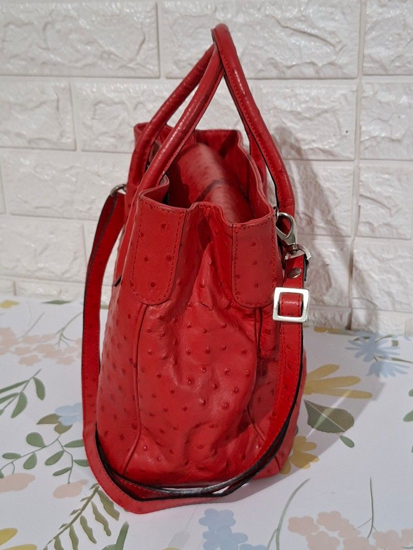 👜✨ Maxima Milano Real Ostrich Leather Bag (Category: Cross-body Bags) located in Taguig. Submitted by authprelovedonlineshop2 (Listing ID 1466009004, Image 2). Description: ### 👜✨ Maxima Milano Real Ostrich Leather Bag **Guaranteed Authentic! Super nice in actual! 🥰** - **Maxima Milano** - Genuine **Ostrich Leather** - Elegant and timeless design - **Excellent condition** - Adjustable-length shoulder strap - 📏 **Dimensions:** H22 × W12 × L28 