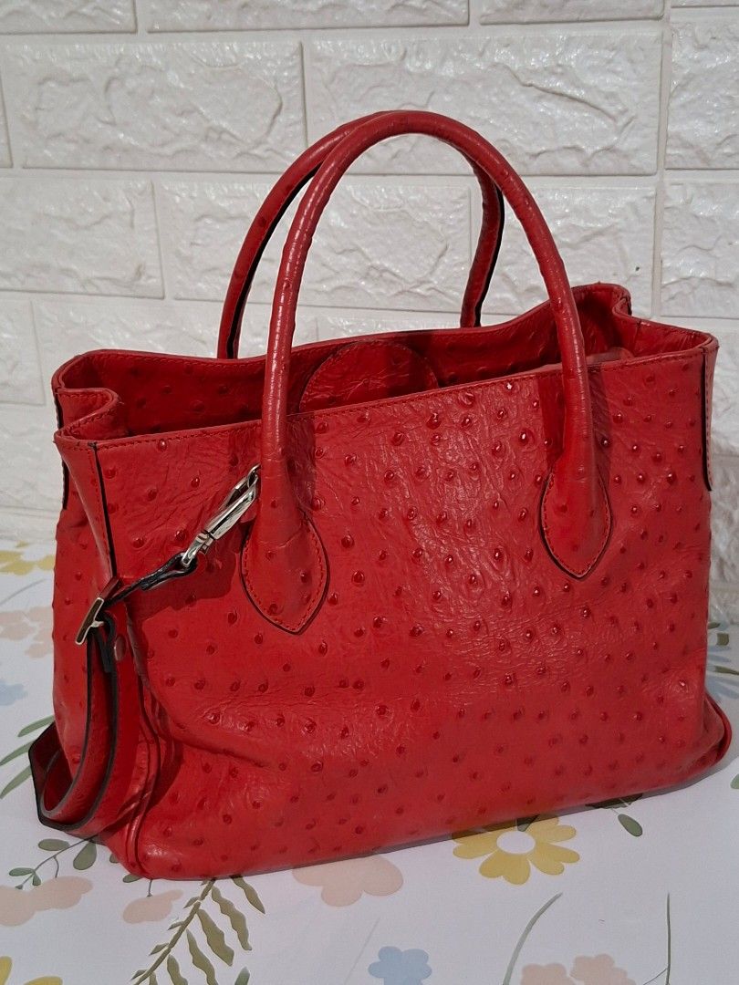 👜✨ Maxima Milano Real Ostrich Leather Bag (Category: Cross-body Bags) located in Taguig. Submitted by authprelovedonlineshop2 (Listing ID 1466009004, Image 3). Description: ### 👜✨ Maxima Milano Real Ostrich Leather Bag **Guaranteed Authentic! Super nice in actual! 🥰** - **Maxima Milano** - Genuine **Ostrich Leather** - Elegant and timeless design - **Excellent condition** - Adjustable-length shoulder strap - 📏 **Dimensions:** H22 × W12 × L28 