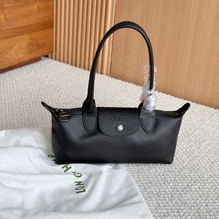 (Category: ) located in . Submitted by yourshoppingzone (Listing ID 1466062995, Image 1). Description: .