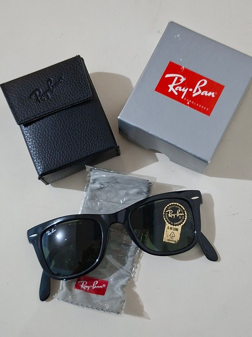 🕶️✨ Ray-Ban Folding Wayfarer RB4105 (Category: Sunglasses & Eyewear) located in Taguig. Submitted by authprelovedonlineshop2 (Listing ID 1466015921, Image 2). Description: ### 🕶️✨ Authentic Ray-Ban Folding Wayfarer RB4105 **Brand New! 🇮🇹 Unisex** - 🕶️ **Ray-Ban Folding Wayfarer** - **Model:** RB4105 - **Size:** 50 - Classic **black frame** - **G-15 green lenses** - 🇮🇹 **Made in Italy** - **Brand new / unused** - 👩‍🦰👨‍🦱 **Unisex** - Com