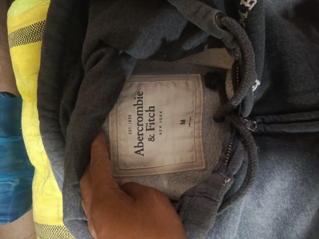 Abercrombie (Category: Hoodies) located in City of Isabela. Submitted by warmbird.d06e6f (Listing ID 1466044700, Image 3). Description: .