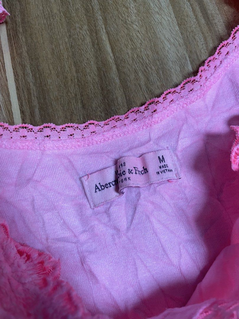 Abercrombie (Category: Activewear) located in Naga. Submitted by black-market00 (Listing ID 1466086123, Image 3). Description: Width 14 Lenght 20 No issue.