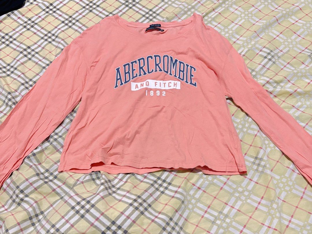 Abercrombie Crop Shirt (Category: Coats, Jackets and Outerwear) located in Manila. Submitted by erxm.thrift (Listing ID 1466098726, Image 1). Description: .