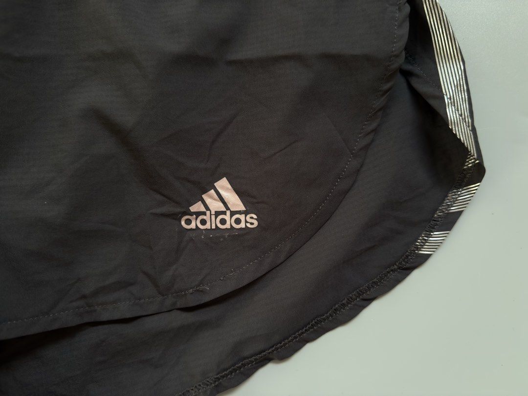 ADIDAS ADIZERO SPLIT SHORT (Category: Activewear) located in Legazpi City. Submitted by mr.solelution (Listing ID 1466029006, Image 2). Description: • ADIDAS ADIZERO SPLIT SHORT (women ) • SMALL ON TAG • DIMES: w - 30/32 |1-12.5 • VERY GOOD CONDITION • MINOR STAIN, MINOR HAIRLINE Note: color may vary due to lighting LOCATION: LEGAZPI ALBAY BICOL 📍 PLUS SHIPPING FEE 💵.