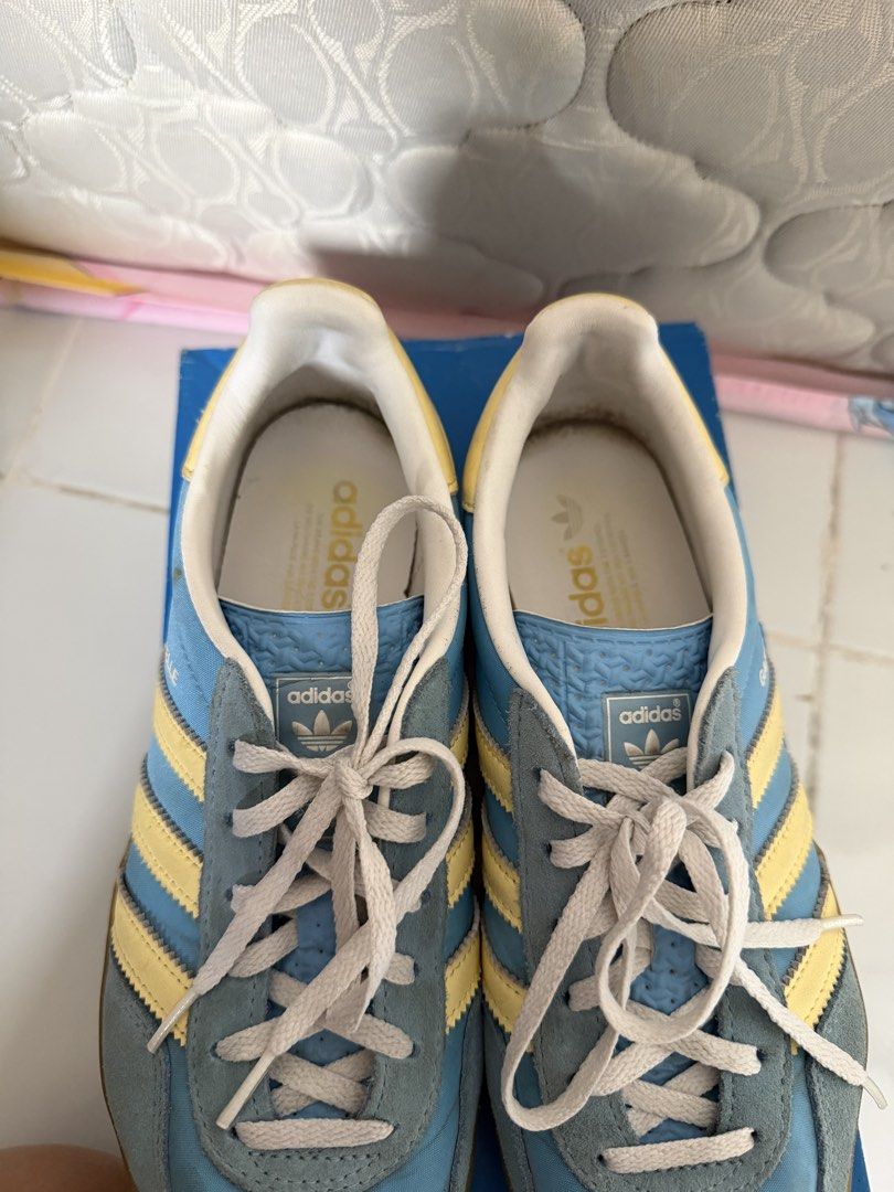 Adidas Gazelle Indoor (Category: Sneakers) located in San Pedro. Submitted by ashleycake (Listing ID 1465994590, Image 3). Description: Adidas Gazelle Indoor W Size 8.5 Lightly used No issue Complete w box.