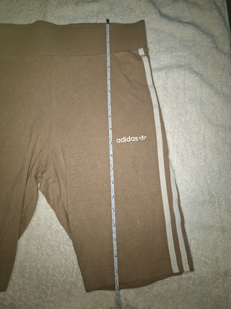 ADIDAS KHAKI KNEE LEVEL SHORT - L (Category: Shorts) located in Abucay. Submitted by petiteprettyboutiquev2 (Listing ID 1466076765, Image 3). Description: min.stains see last 2 photos + SF (J&T).