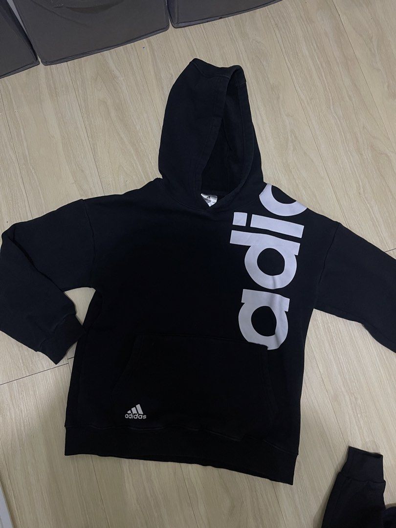 Adidas kids jacket (Category: Babies & Kids Fashion) located in Manila. Submitted by _eahmczz (Listing ID 1466076282, Image 3). Description: Fit to: 8-10 yrs old.